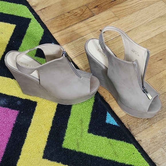 Shoes - Picture 3 of 3